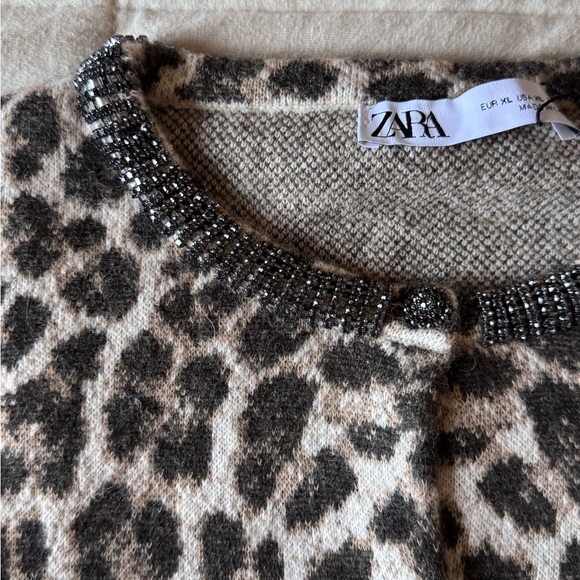 BNWT! ZARA JACQUARD KNIT ANIMAL PRINT JEWELED NECKLINE CARDIGAN - Picture 3 of 5